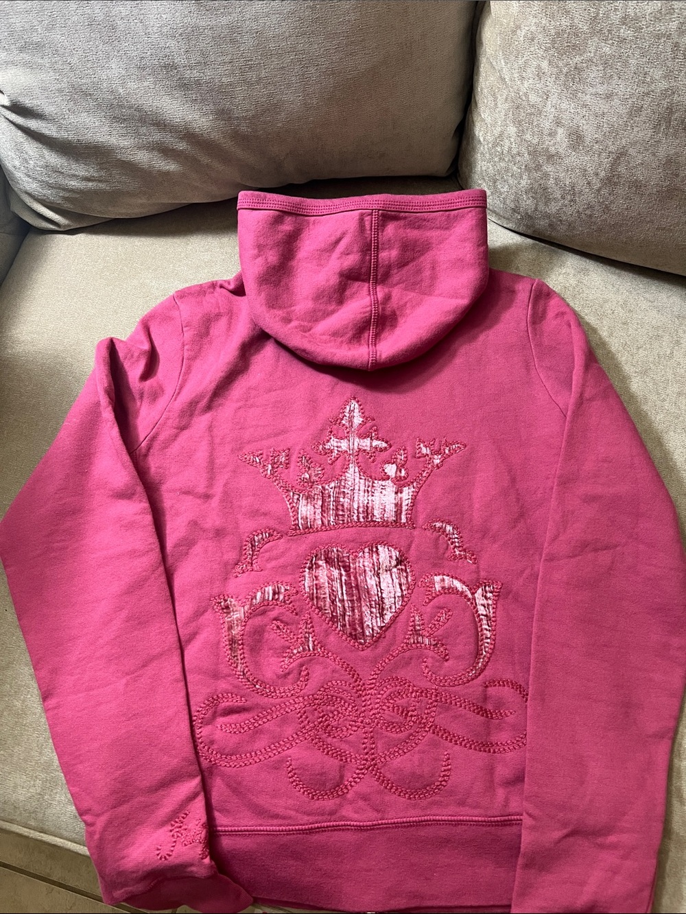 Juicy Couture Mauve Pink Hooded Sweatshirt with Embroidered Crest XL
